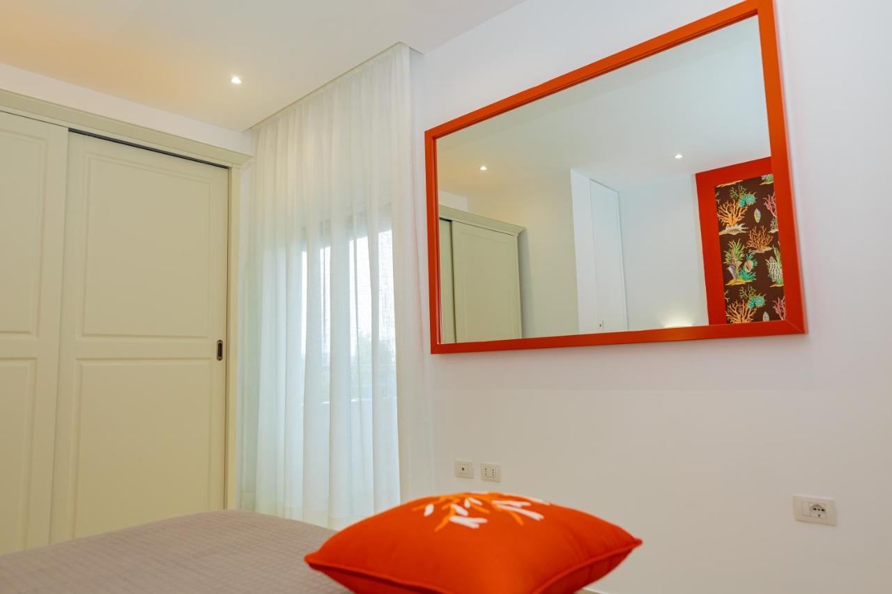 Holiday House Solemare Orikum Esterno foto